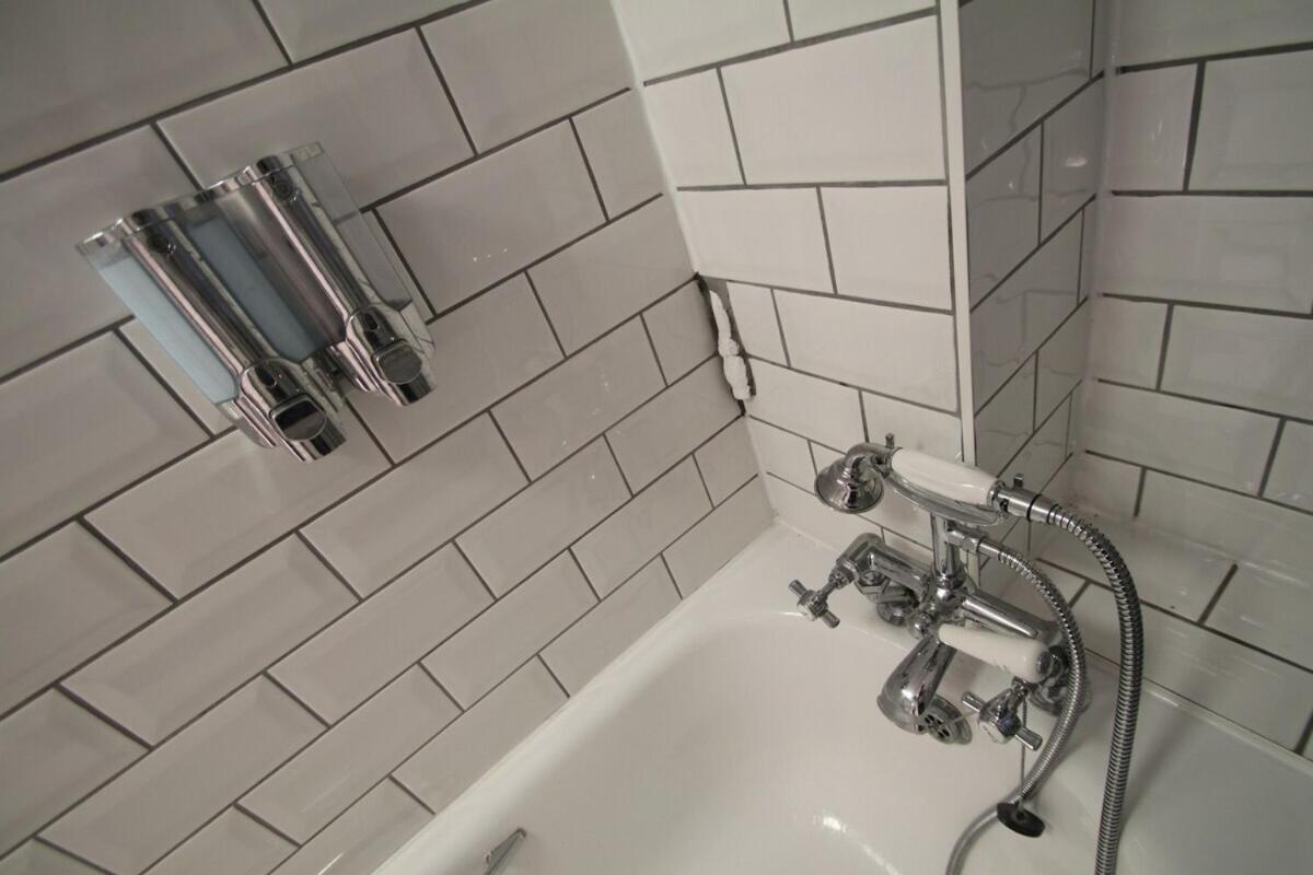 Molesey Apartments ลอนดอน ภายนอก รูปภาพ